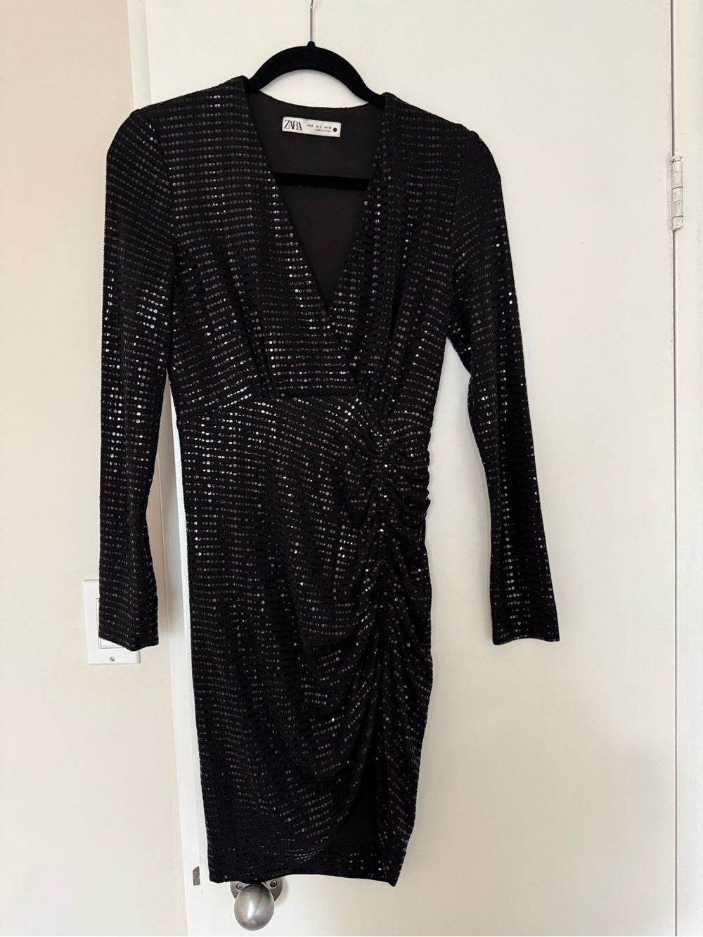 Zara Black Sequined Ruched V-Neck Long Sleeve Dress